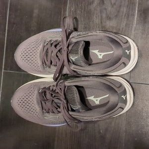 Mizuno Wave Rider 25 women running shoe